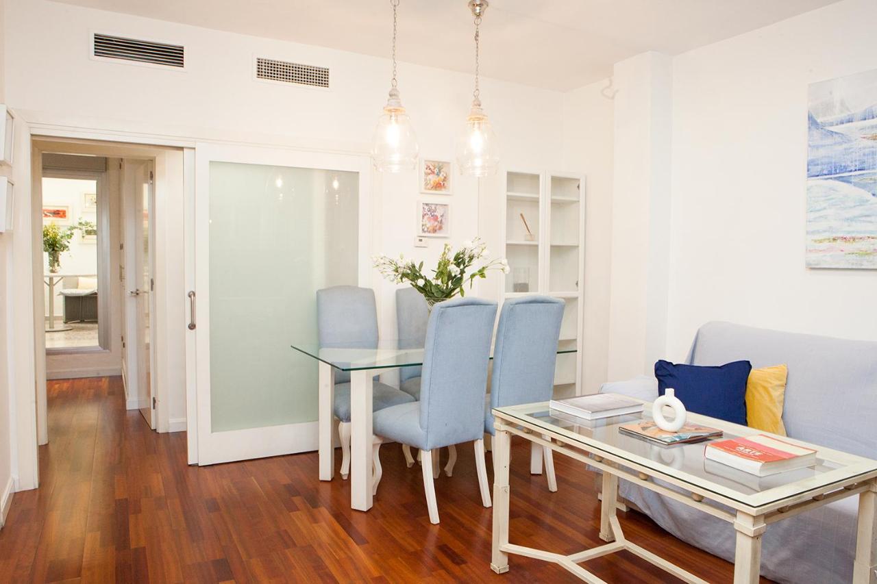 Charming Apartment With Pool And Garage Севиля Екстериор снимка