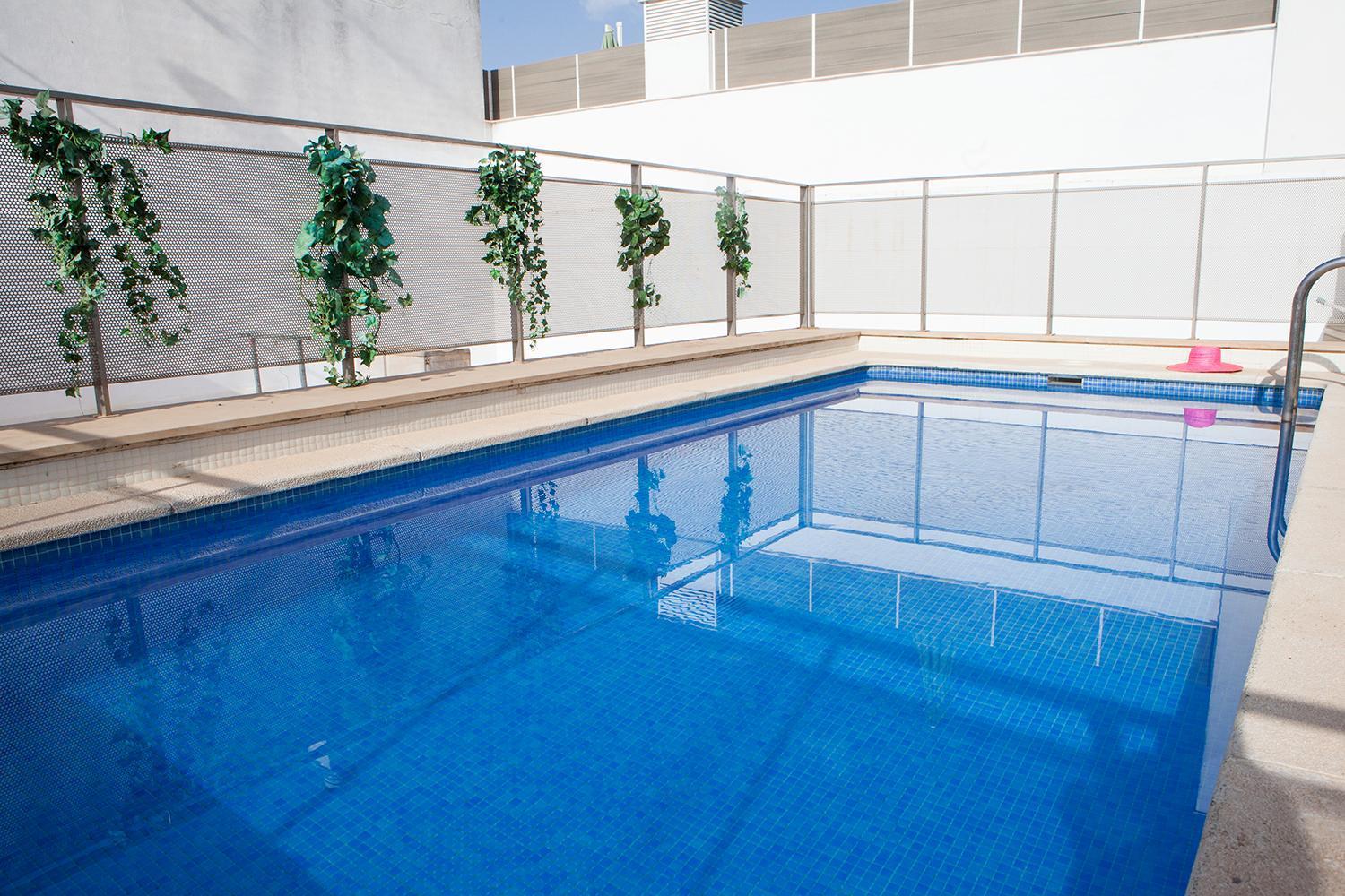 Charming Apartment With Pool And Garage Севиля Екстериор снимка