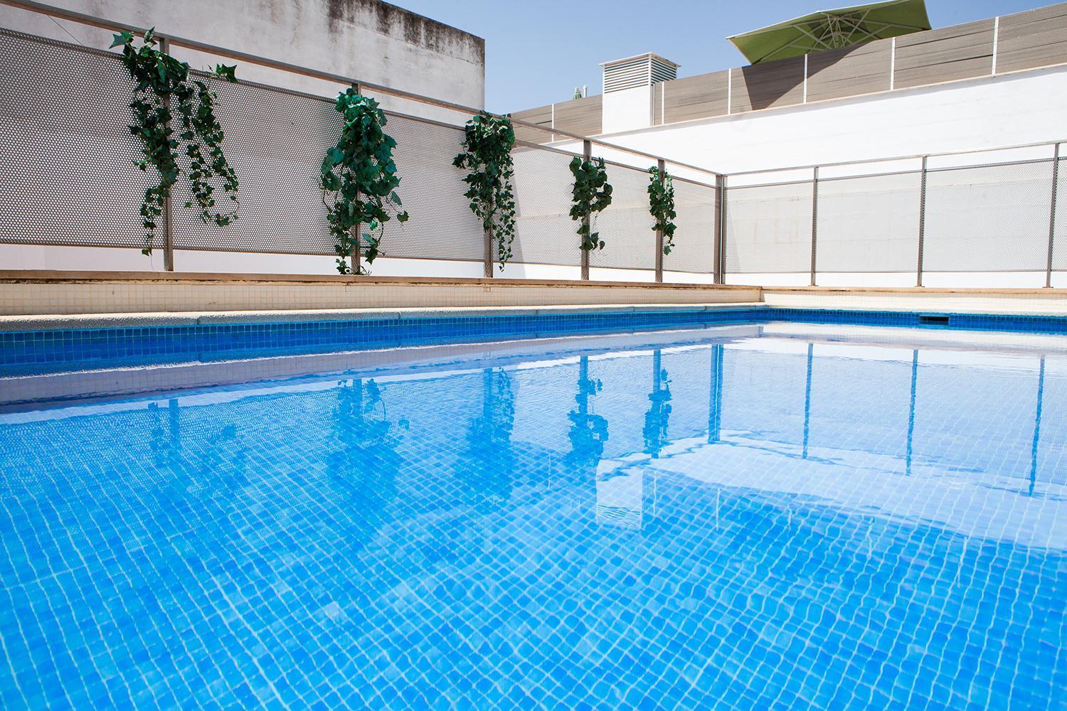 Charming Apartment With Pool And Garage Севиля Екстериор снимка